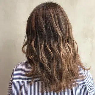 セミロング yui .のヘアスタイル