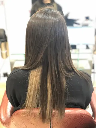 セミロング カラー 嶌田 沙紀のヘアスタイル