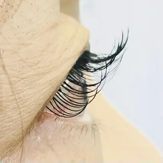 マツエク・マツパ MEGAMI 尼崎店 KUNIのマツエク・マツパデザイン