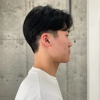 ショート メンズ センターパート/ニ ュアンスパーマのヘアスタイル