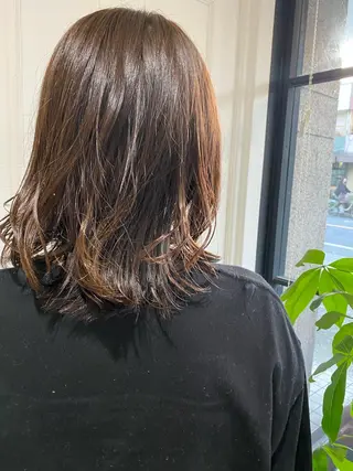 ミディアム カラー 日野 めぐみのヘアスタイル