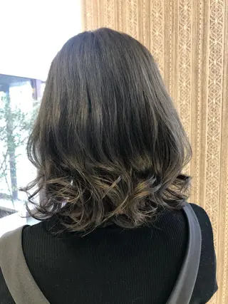 ミディアム EARTH長岡 🌼渡辺まい🌼のヘアスタイル