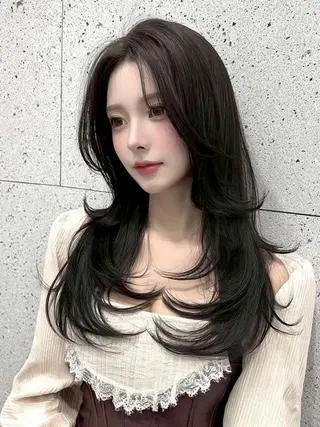ロング カラー 鍋島 美華のヘアスタイル