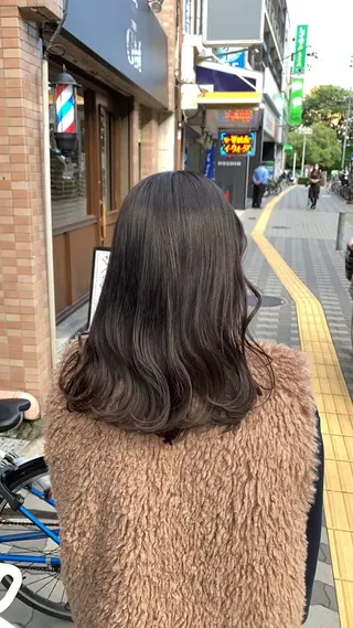 カラー 艶髪🥣透明感カラー 🫧前田奈津実のヘアスタイル