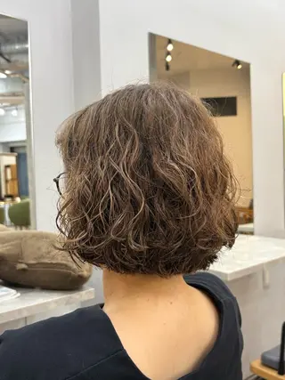 ショート MERRY チネンヨシトのヘアスタイル