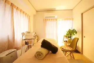 美容鍼灸師 齋藤 麗子のエステ・リラクイメージ