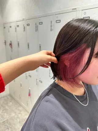 ショート カラー シールエクステ/ ブリーチカラーのヘアスタイル