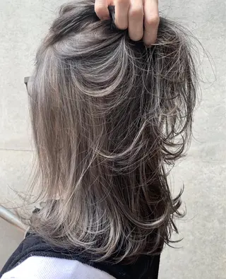 セミロング カラー box mico. mutsumiのヘアスタイル