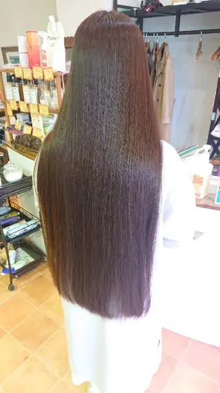 ロング カラー 山口 彩海のヘアスタイル