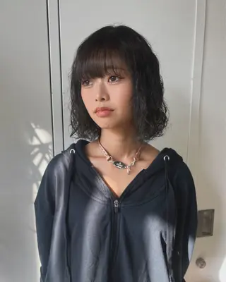 ミディアム 小長谷 夕菜のヘアスタイル