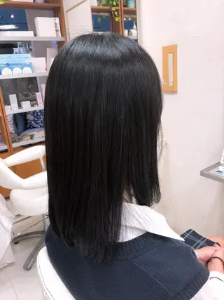 セミロング 阿部 美咲のヘアスタイル