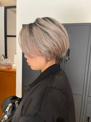 ショート カラー ショートヘア💫 ハイトーン西田拓馬のヘアスタイル