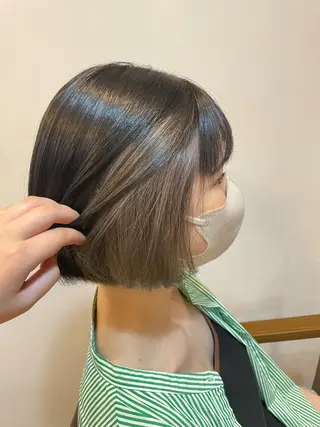 カラー 手塚 由佳のヘアスタイル