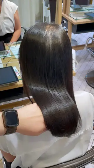 ミディアム 山内 愛可のヘアスタイル