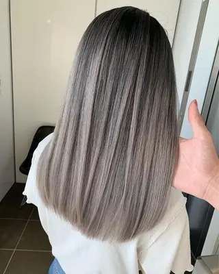 セミロング カラー 阿部 圭悟のヘアスタイル