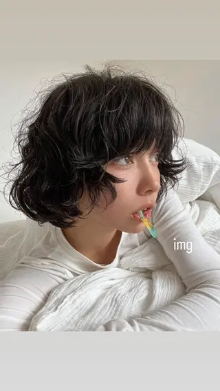ミディアム パーマ ヘアアレンジ minto/ 似合わせ/ハイトーンのヘアスタイル