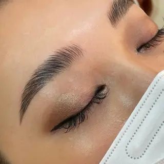 HBL/YAMANO AKIRAの眉毛・アイブロウイメージ