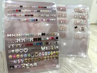 ネイル Emona Nailのネイルデザイン