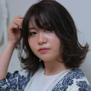 ミディアム Culumi クルミ 松井照雄/梅田茶屋町のヘアスタイル