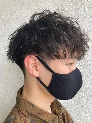 ショート パーマ メンズ 内村 純也のヘアスタイル