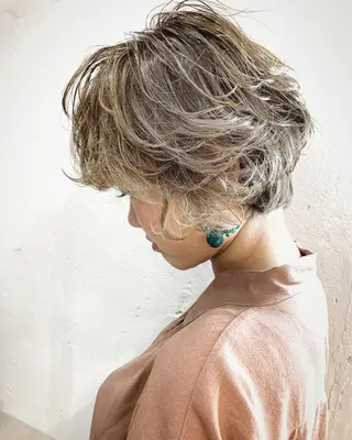 ショート カラー ヘアアレンジ WATARU🔥／ 外国人風ハイライトのヘアスタイル