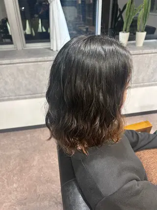 ミディアム パーマ 三浦 栞のヘアスタイル