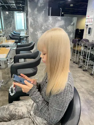 セミロング カラー ハイトーン 横浜💞ミオのヘアスタイル