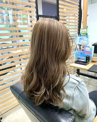 カラー 1回で綺麗になる 髪質改善 小山光のヘアスタイル