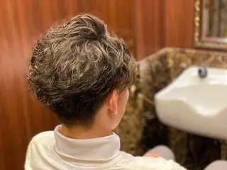 ショート パーマ メンズ 浅見 天翔のヘアスタイル