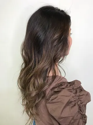 ロング 鶴﨑 美優亜のヘアスタイル
