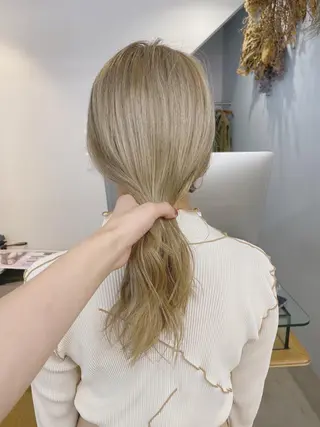 セミロング カラー ヘアアレンジ Flamme Annaのヘアスタイル