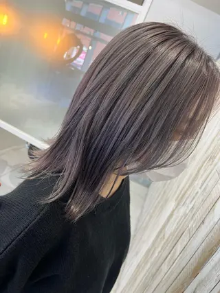 ミディアム ベージュカラー/ いぢちるみのヘアスタイル