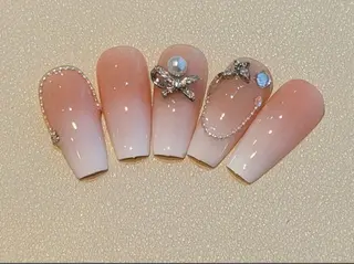 ネイル CHERIR Emiのネイルデザイン