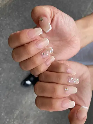 ミディアム ネイル ✴︎ Delightのネイルデザイン