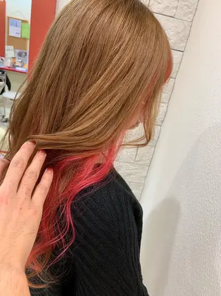 ロング カラー ヘアアレンジ 今村公介 ブリーチ特化、派手髪のヘアスタイル