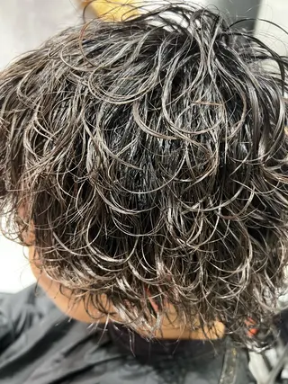 パーマ メンズ 萩原 一葉のヘアスタイル