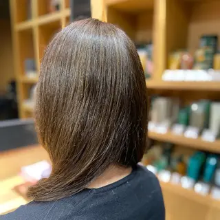 カラー IWASHITA TAKESHIのヘアスタイル