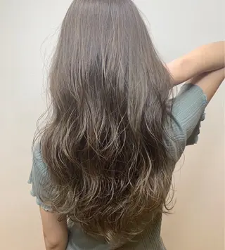ロング 北川 万里子のヘアスタイル