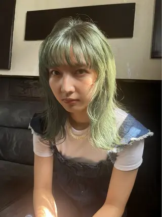 ミディアム カラー レイヤーカット/ブラ ウンカラー/河野凜のヘアスタイル