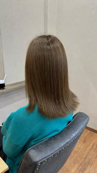 セミロング カラー 鵜飼 真伍のヘアスタイル