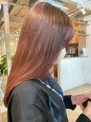 ロング カラー 白上 愛佳のヘアスタイル