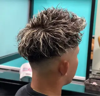 ミディアム パーマ 【メンズカット】 。のヘアスタイル