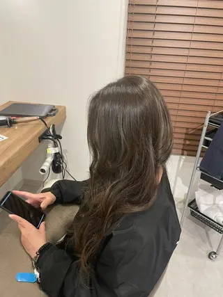 ロング カラー やまこし 美裕樹のヘアスタイル
