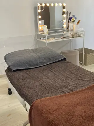 シュトラール 松岡のマツエク・マツパデザイン