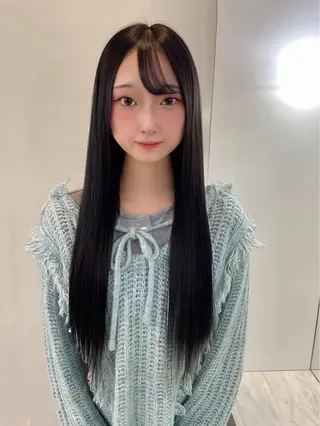 ロング 艶髪×透明感カラー りこのヘアスタイル