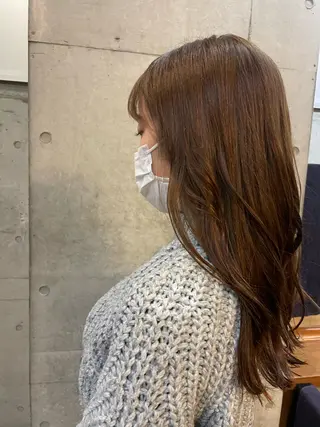 カラー 佐藤 百葉のヘアスタイル