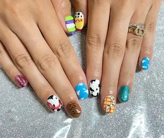 ネイル VIERU 🌈🎀💖のネイルデザイン