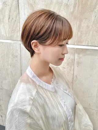 ショート カラー アオガミ （前髪顔周りカット）のヘアスタイル