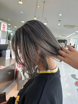 ミディアム カラー 今西 柚月のヘアスタイル