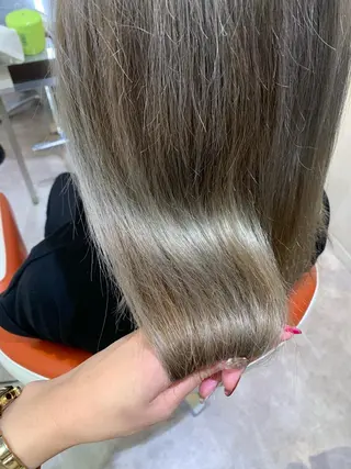 ミディアム 福森 みずきのヘアスタイル